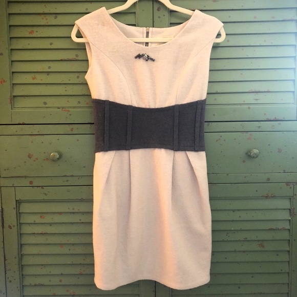 Adorable Miu Miu wool mini dress. - Picture 4 of 8